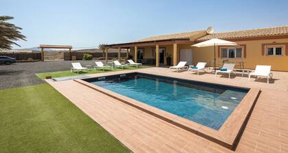 VILLA MIT POOL, KLIMAANLAGE VILLA OLIVA.