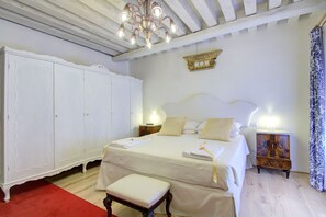 2 bedrooms, iron/ironing board, free WiFi, bed sheets - ZANIPOLO Marco~canal (Venezia)