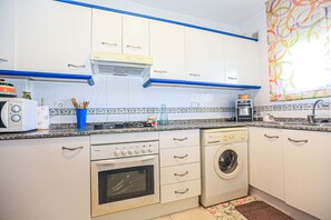 Fridge, microwave, oven, coffee/tea maker - Gaya - Apartment for 4 people in Cambrils (Cambrils)