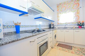 Fridge, microwave, oven, coffee/tea maker - Gaya - Apartment for 4 people in Cambrils (Cambrils)