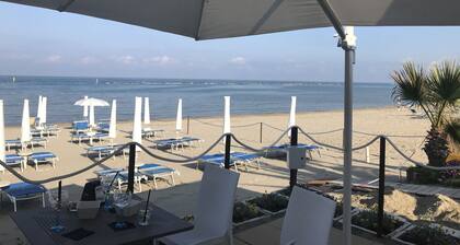 Apartment 150 mt from the sea with terrace and private garden.<br><br>