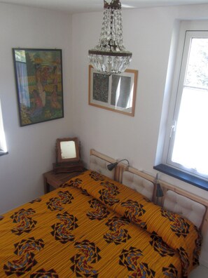 1 chambre, fer et planche à repasser, lit parapluie, Wi-Fi gratuit