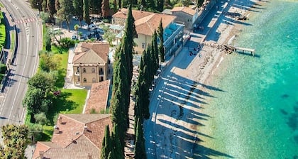 Modern vacation apartment with lake view on Lake Garda