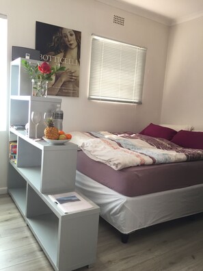 1 chambre, bureau, fer et planche à repasser, Wi-Fi gratuit