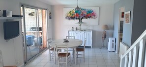 Dining - * All comforts, private swimming pool, full sea view * (Fleury)