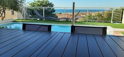 * All comforts, private swimming pool, full sea view *