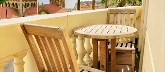 Flat in Beausoleil, Monaco for 2-4 people with sea view terrace & paying parking