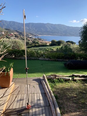 Property grounds - CHARMING VILLA,UP-MARKET,PANORAMIC SEA VIEW, 3MN WALK TO A BEAUTIFUL SAND BEACH (Casaglione)