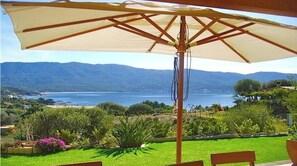 Terrace/patio - CHARMING VILLA,UP-MARKET,PANORAMIC SEA VIEW, 3MN WALK TO A BEAUTIFUL SAND BEACH (Casaglione)