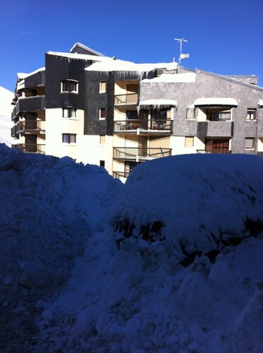 Apartments 2-4-5 pers. Fronts and Feet Garages Balconies Pla d'Adet 65170