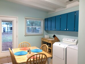 Dining - Sandy Toes Salty Kisses A&B Beach Golf Tennis Biking and Fun! (Jekyll Island)