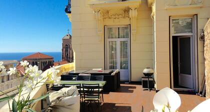 Flat in Beausoleil, Monaco: double glazing, terrace, sea view & paying parking