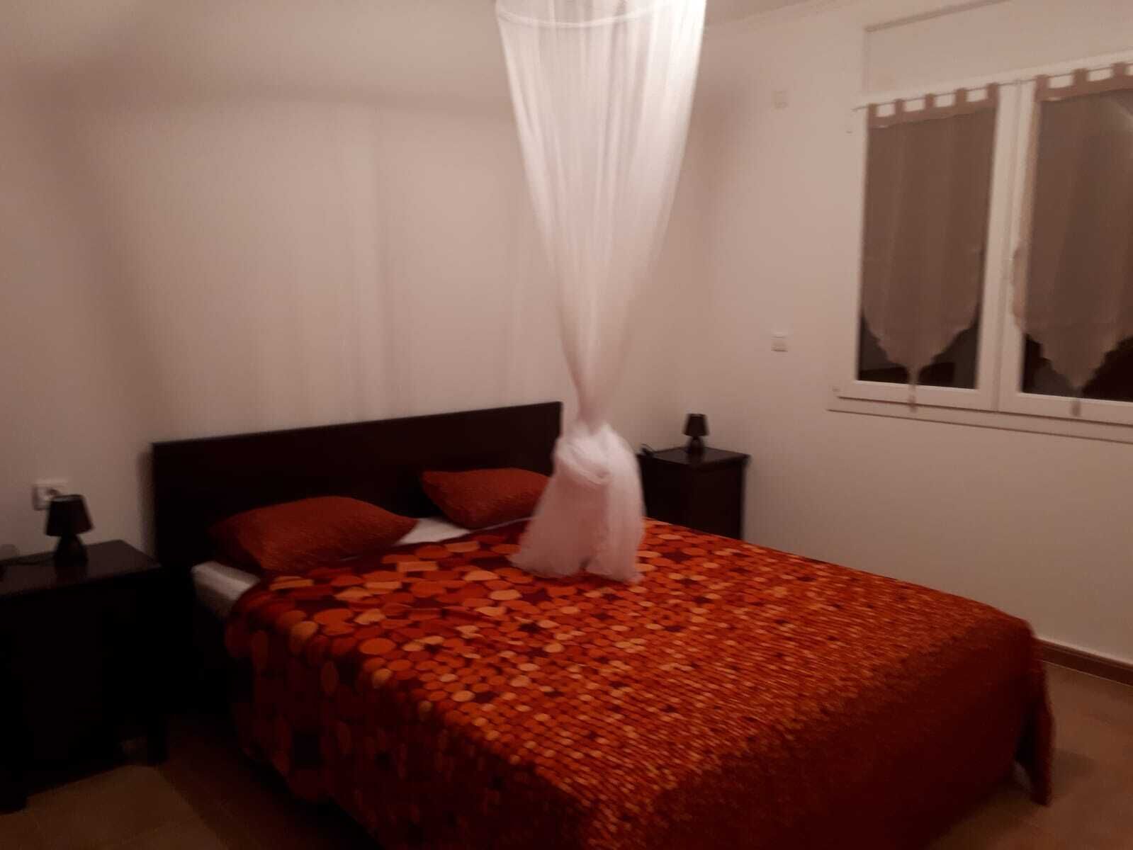 1 室のベッドルーム、ベッドシーツ