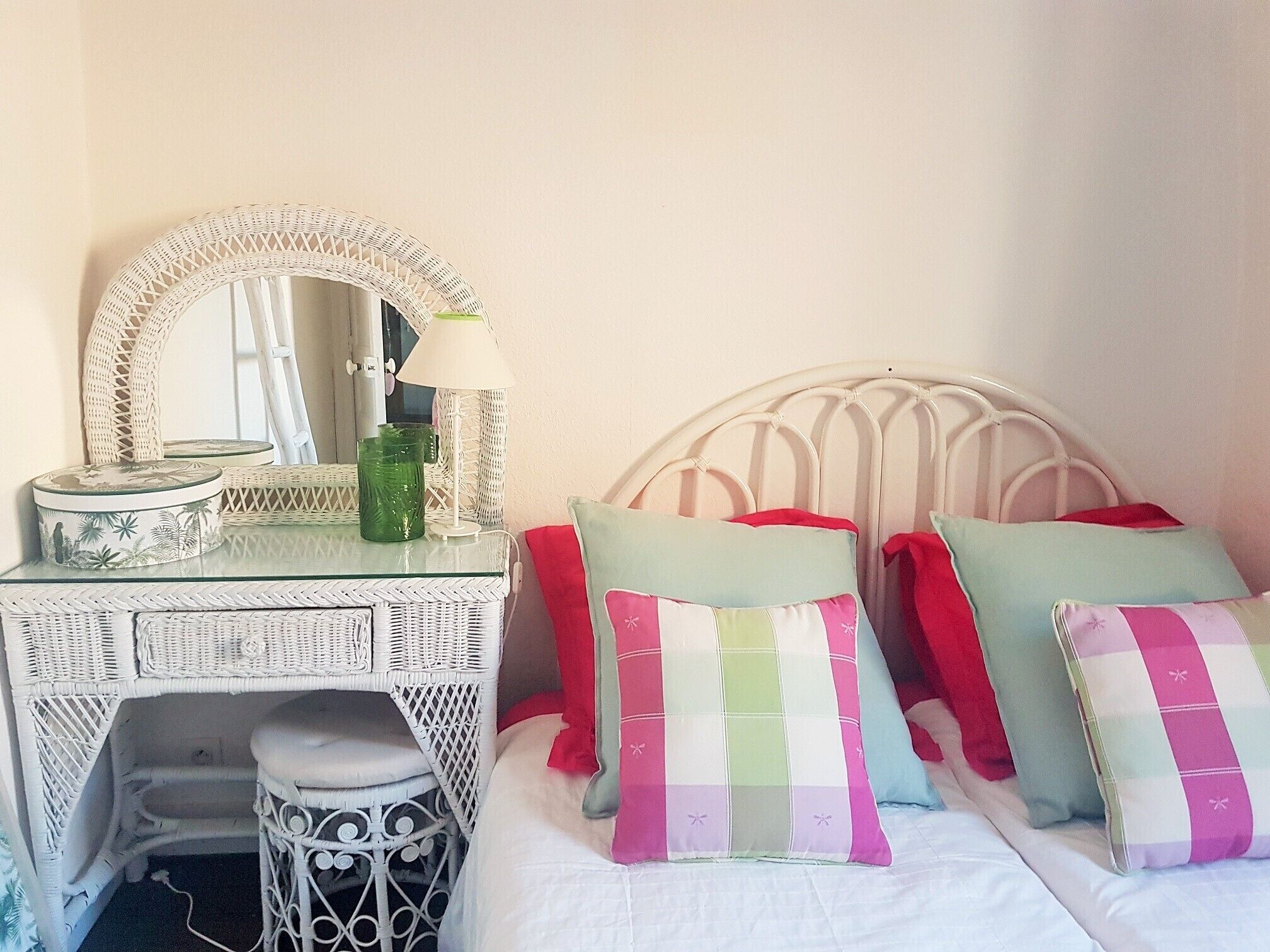 3 bedrooms, desk, iron/ironing board, travel cot