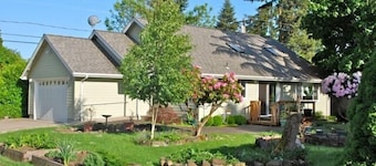 100+ Five Star reviews! Central location! Value! Guest Favorite!