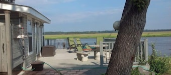 Panoramic Water Views, Deep Water Dock, Right outside Your Doors!