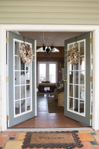 Panoramic Water Views, Deep Water Dock, Right outside Your Doors!