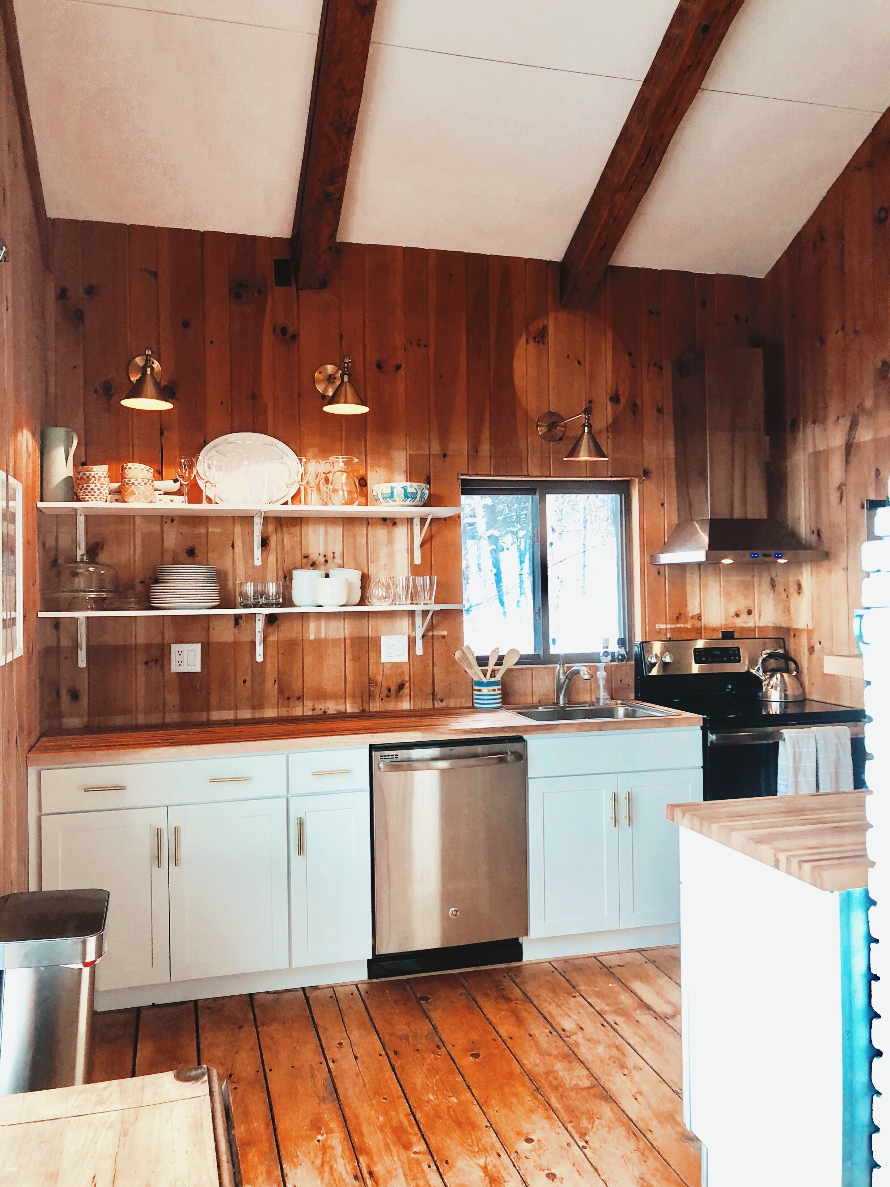 Fully renovated, 2Br, 1 bath, sleeps 4, Mittersill Chalet.