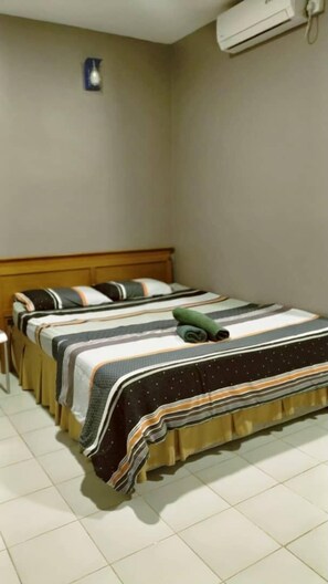 Tabla de planchar con plancha 