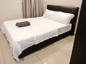 Apartamento básico, 2 quartos, para não fumantes | 2 quartos, ferros/tábuas de passar roupa, Wi-Fi de cortesia