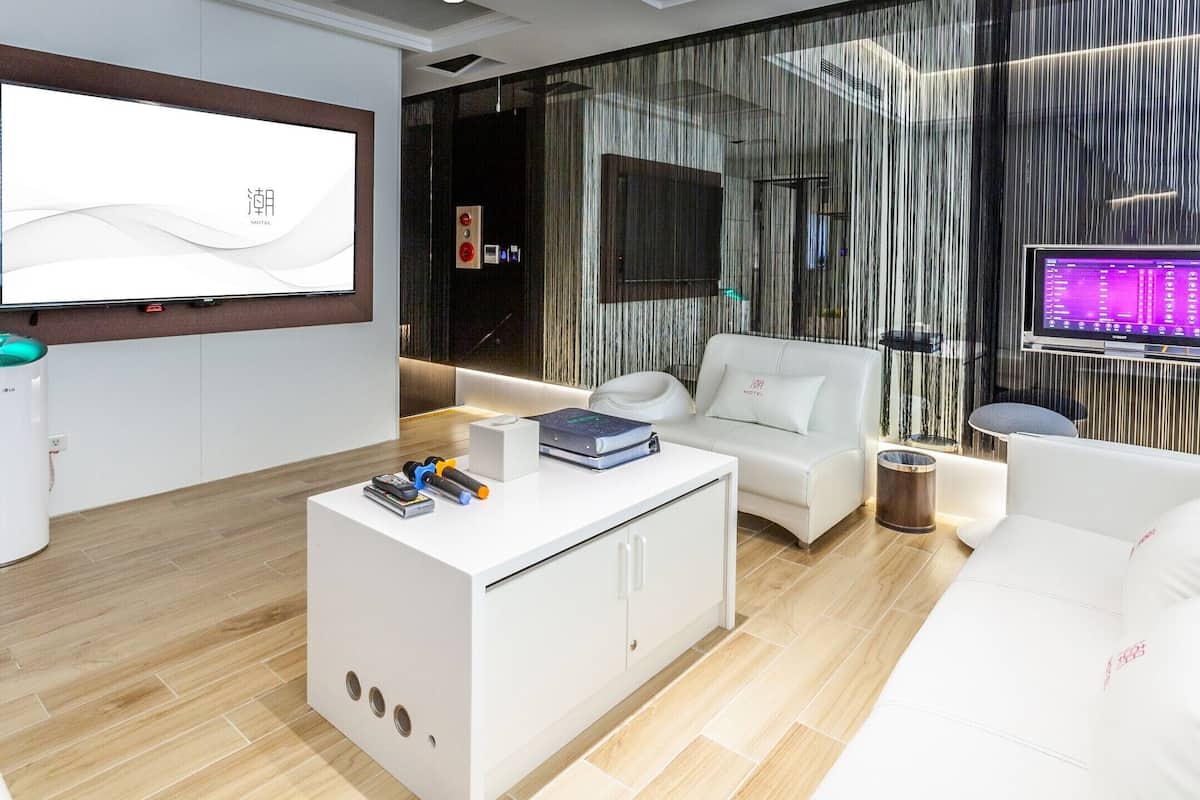 grand suite (include ktv, c/i at 3pm c/o at 12pm) | premium bedding, minibar, free wifi, bed sheets