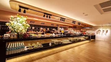 Frokostbuffé hver dag (mot et tillegg)