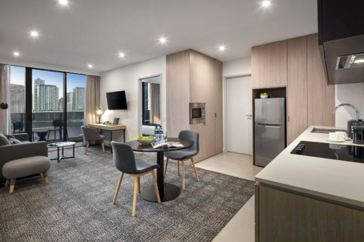 Private kitchen | Coffee/tea maker, fridge, microwave, stovetop