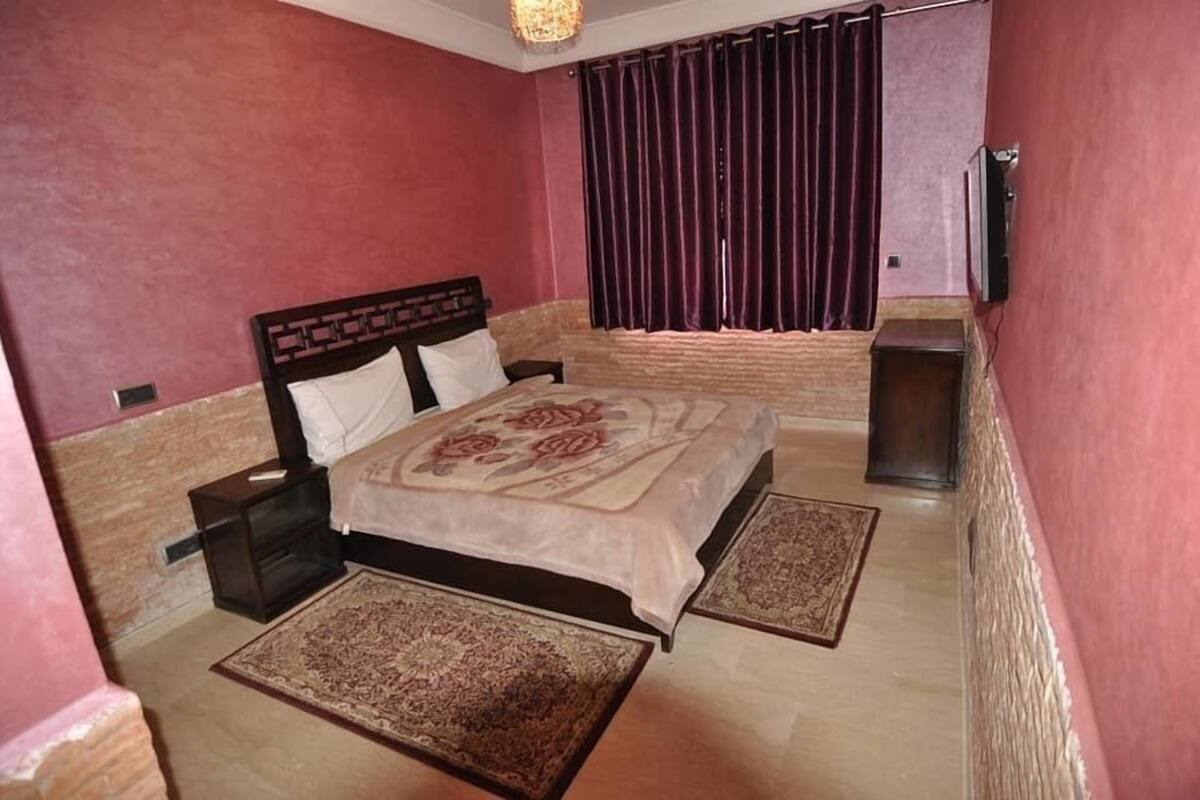 Deluxe Apartment, 2 Bedrooms | Premium bedding, blackout curtains, iron/ironing board, free WiFi