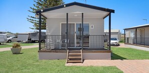 Beachside Villa | Iron/ironing board, bed sheets - Moana Beach Tourist Park (Moana)
