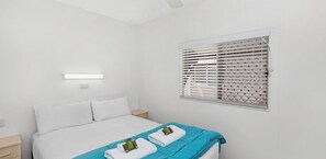 Iron/ironing board, bed sheets - Moana Beach Tourist Park (Moana)