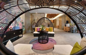 Sala de estar en el lobby