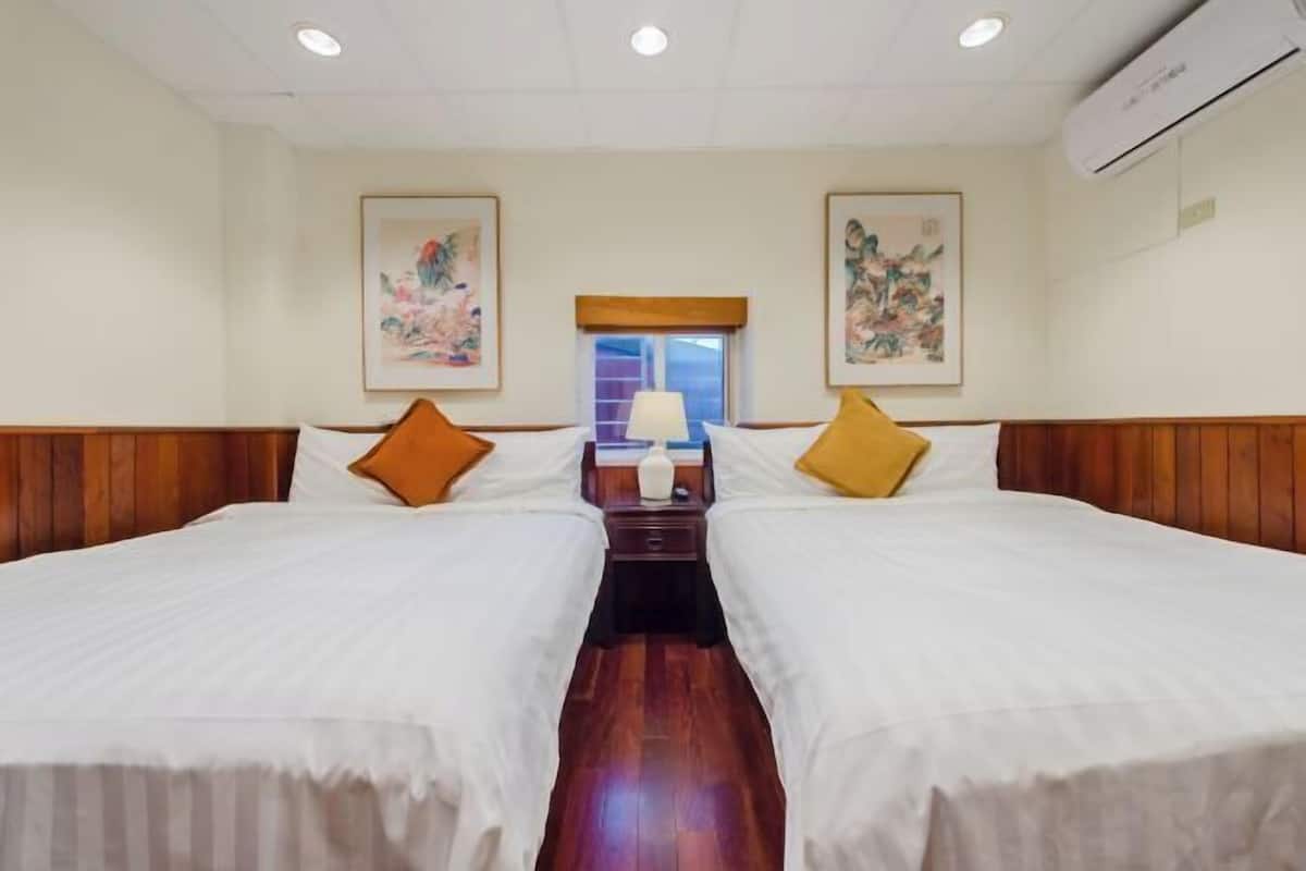 Decoración personalizada, wifi gratis y ropa de cama