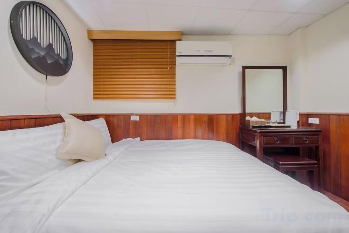 WiFi (free), individually decorated, bed sheets