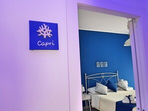 تناول الطعام داخل الغرفة