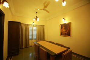Family dining - PALIAM HOMESTAY (Bengaluru)
