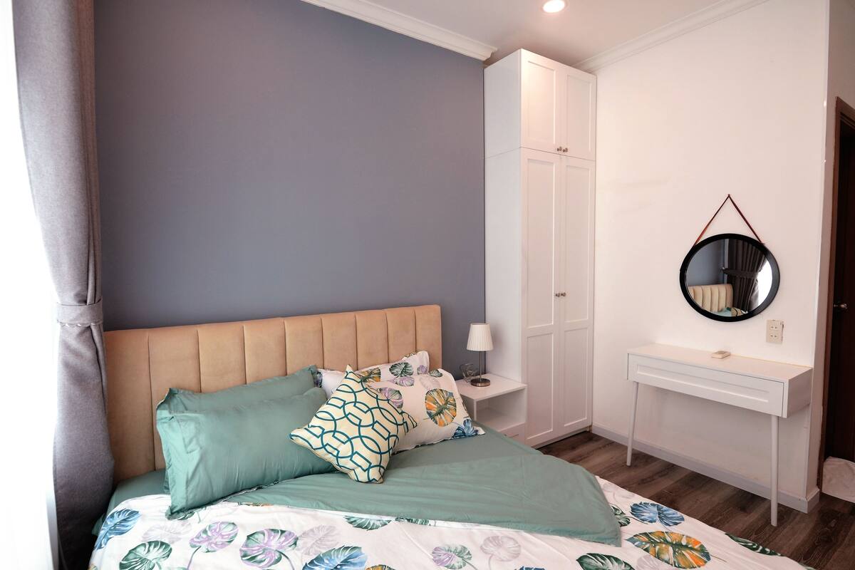 Apartamento clássico, 2 quartos, no canto | Vista do quarto