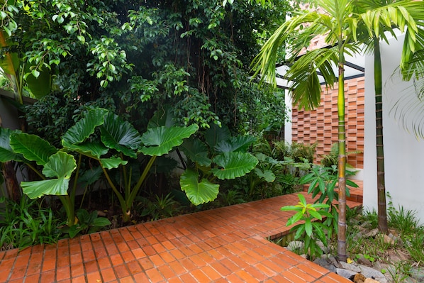 Garden - eOcambo Resort and Spa (Siem Reap)