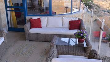 Luxury-Villa, Mehrere Betten | Balkon