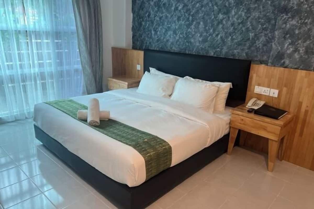 Minibar, desk, laptop workspace, blackout curtains