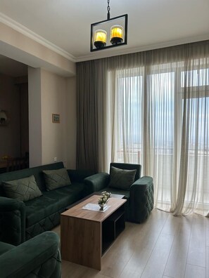 Minibar, blackout drapes, soundproofing, iron/ironing board - Vazi Aparthotel (Tbilisi)