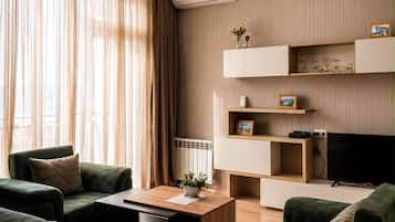 Minibar, cortinas blackout y sistema de insonorización