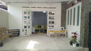 Unclassified image, 5 of 12, button - Abrisam Shareeah Family Homestay (Yogyakarta)