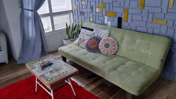 Family House, 3 Bedrooms, Non Smoking | Living area | Flat-screen TV