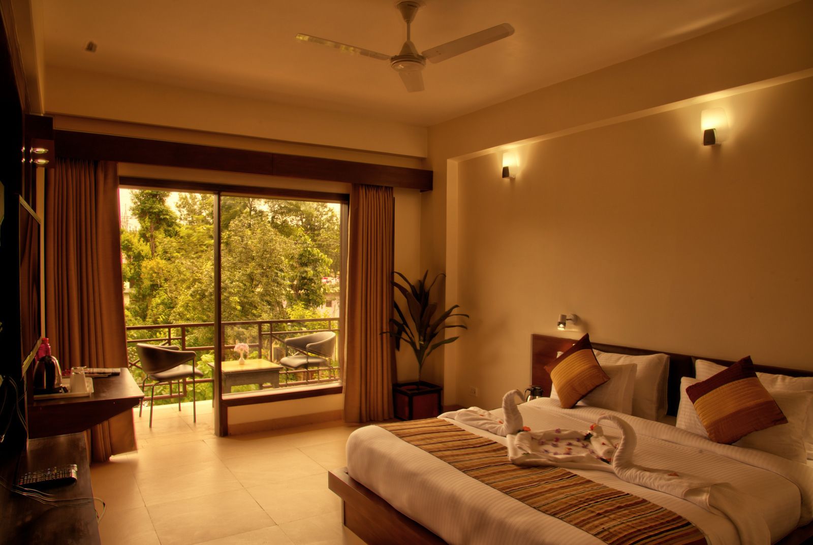 Màn/rèm cản sáng, truy cập Internet không dây miễn phí, bộ trải giường 