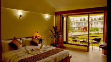 Blackout curtains, free WiFi, bed sheets