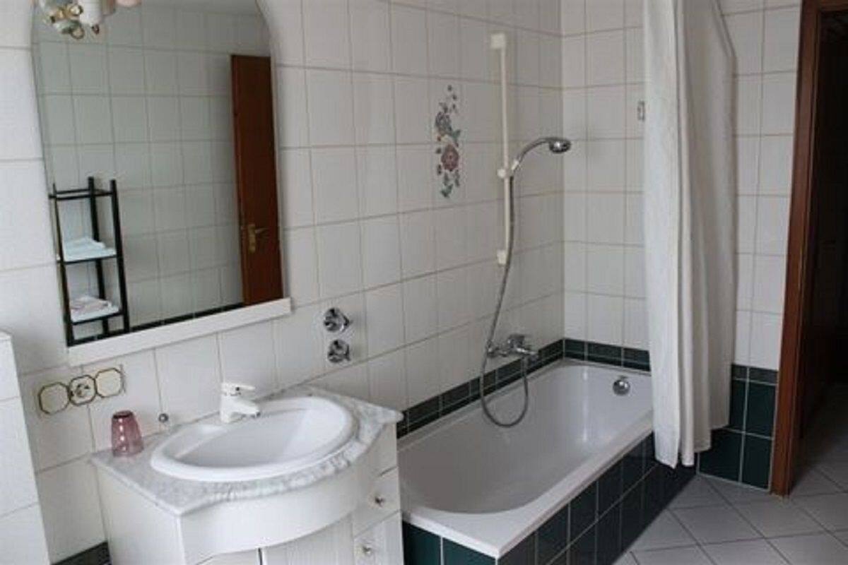 Ducha, artículos de higiene personal gratuitos y secador de pelo
