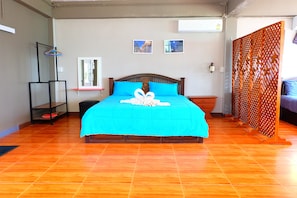Family Room | Free WiFi