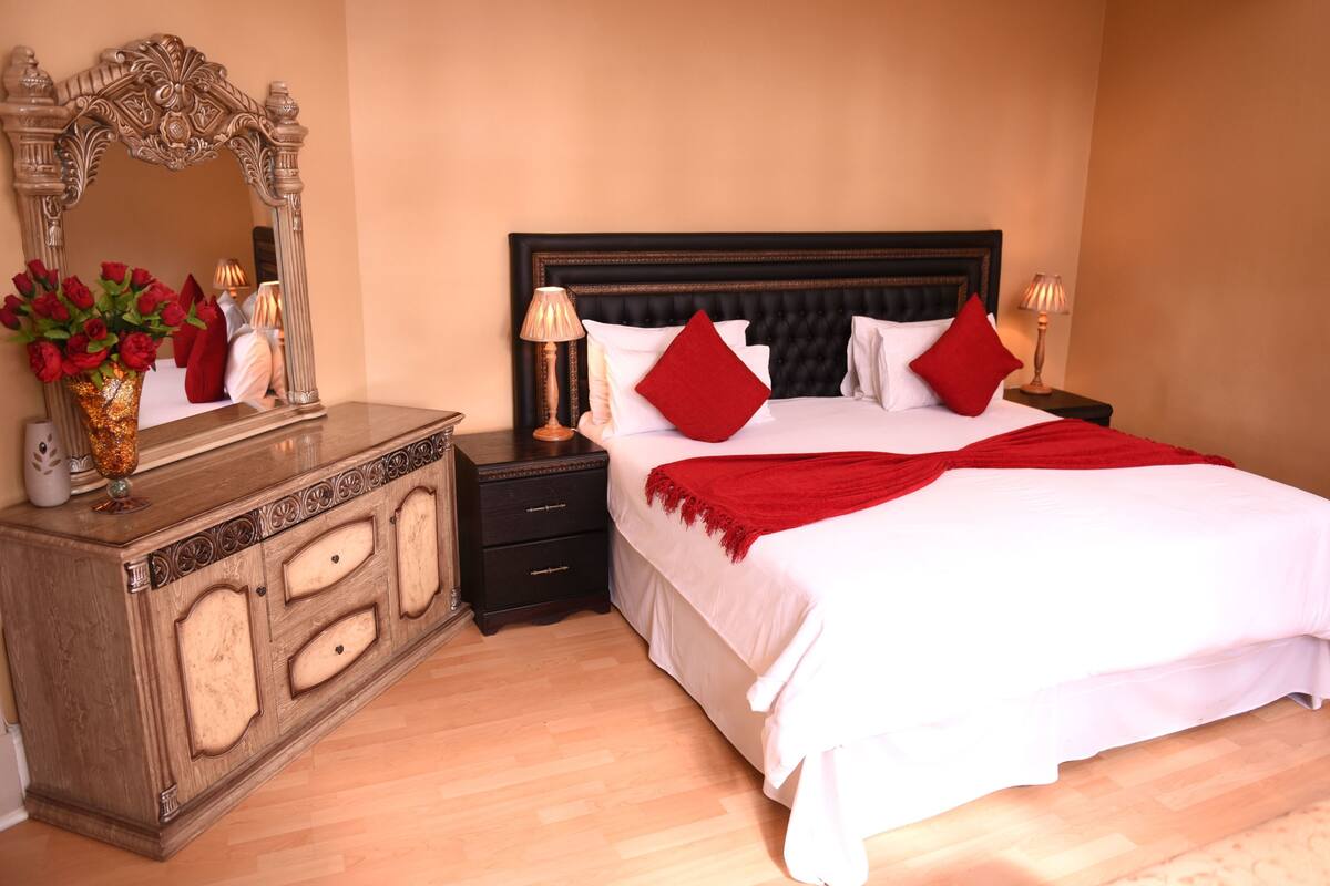 Family Room | In-room safe, desk, soundproofing, iron/ironing board (on request)