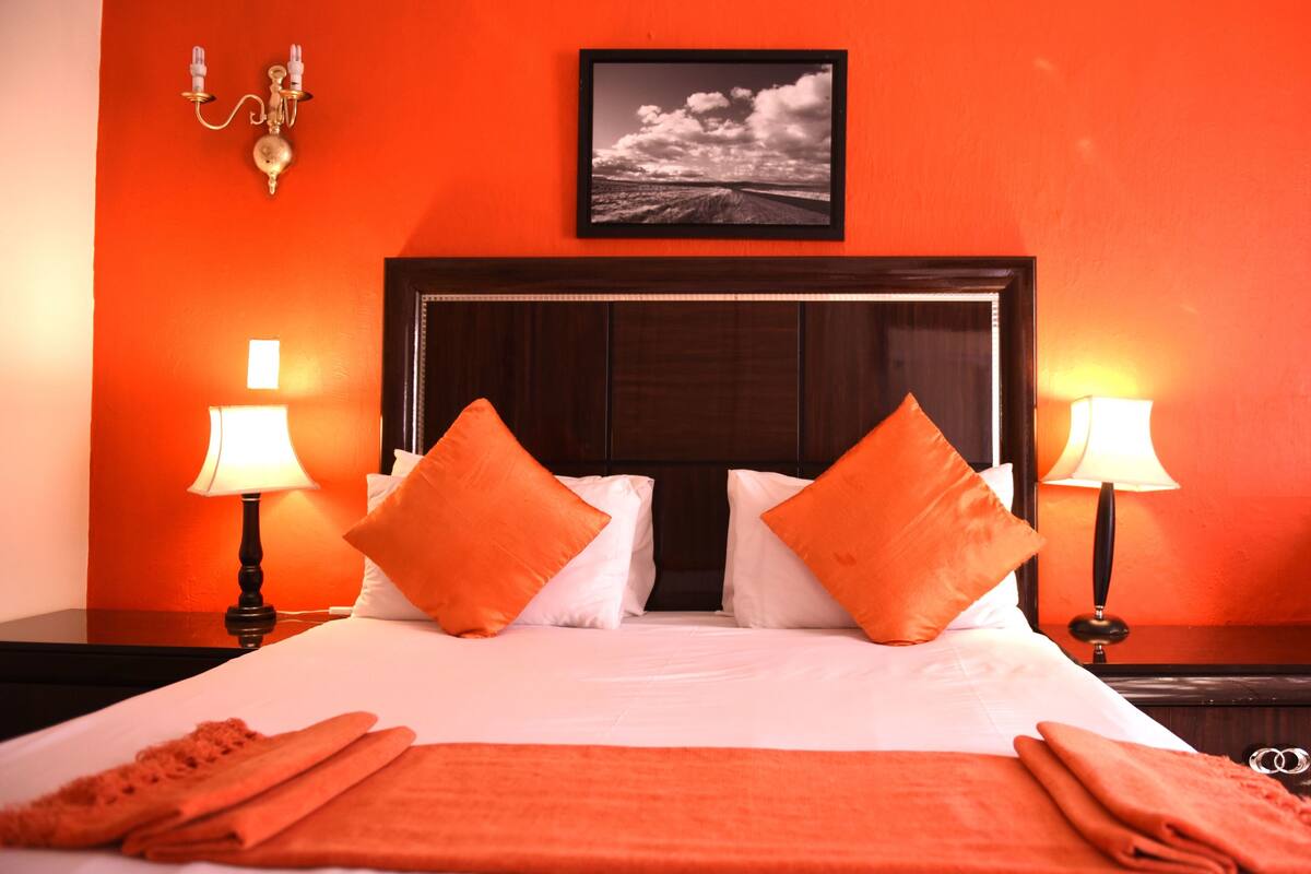 Standard Room | In-room safe, desk, soundproofing, iron/ironing board (on request)