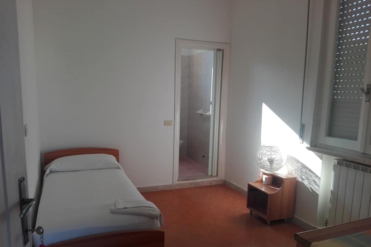 Habitación individual, vista al mar | Insonorización, wifi gratis y ropa de cama 